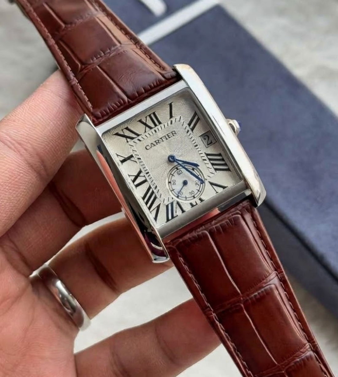 CARTIER TANK (5A+)