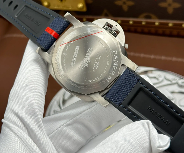 Panerai Submersible Luna Rossa (5A+)